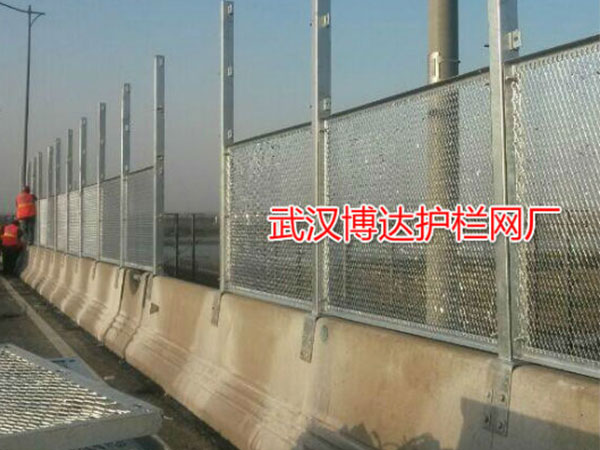 天興洲大橋防眩網橋梁鋼板網護欄