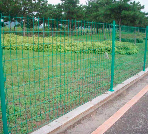 1681433720914375.jpg 公路護(hù)欄網(wǎng)